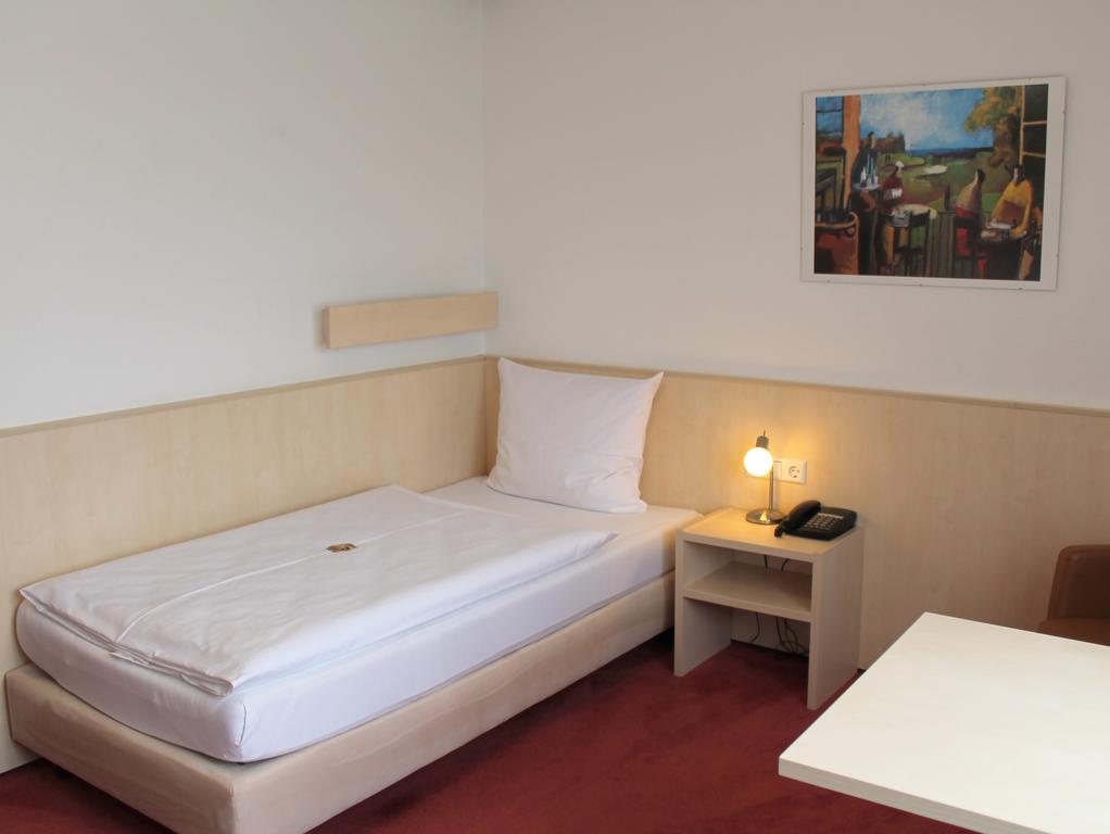 Hotel Am Bad Έσλινγκεν Εξωτερικό φωτογραφία